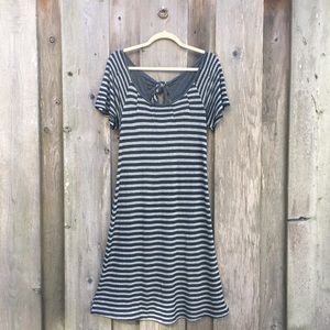 Splendid for Barney’s dress—purple & silver striped—below the knee—comfy—size L